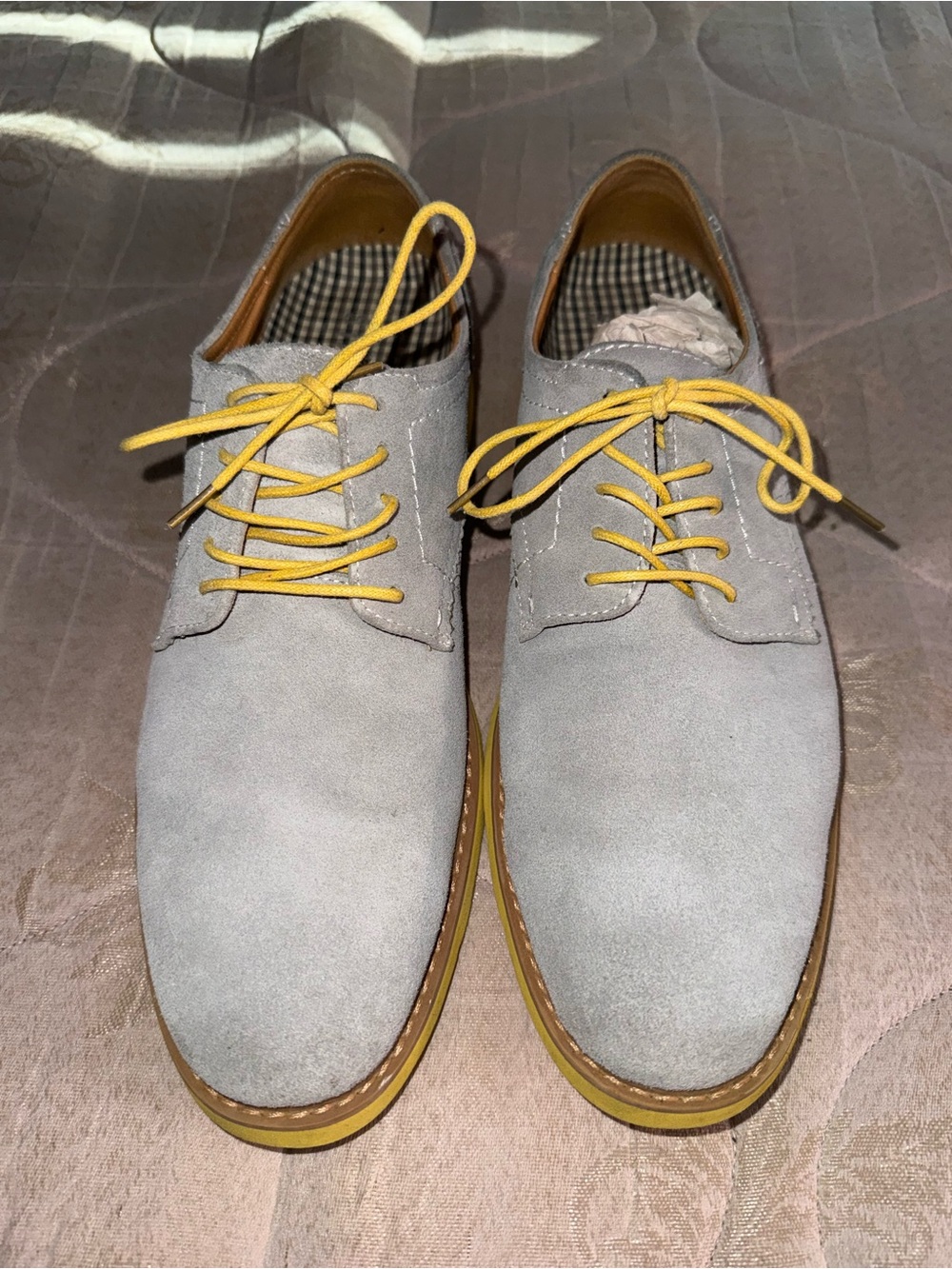 Men's Suede Derby Shoes in Light Gray with Yellow Laces